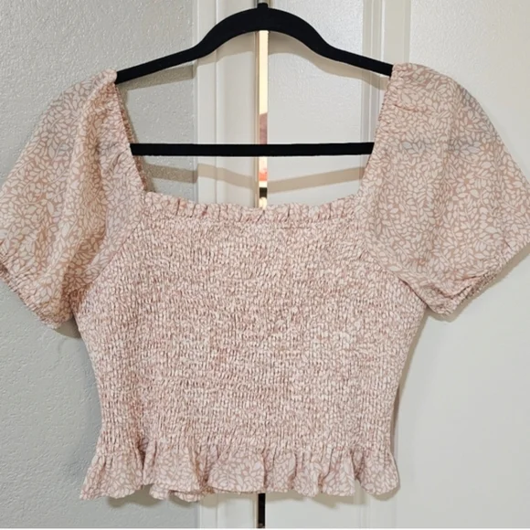 Paper Crane Blush Off-Shoulder Crop Top - Picture 4 of 6